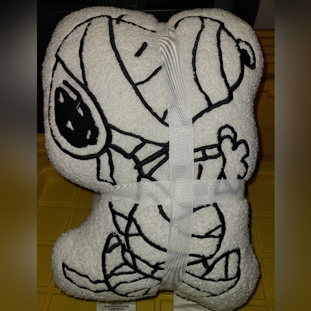 14x17 Inch Peanuts Snoopy & Woodstock Sherpa Pillow Set Of 2 Halloween Mummy NWT